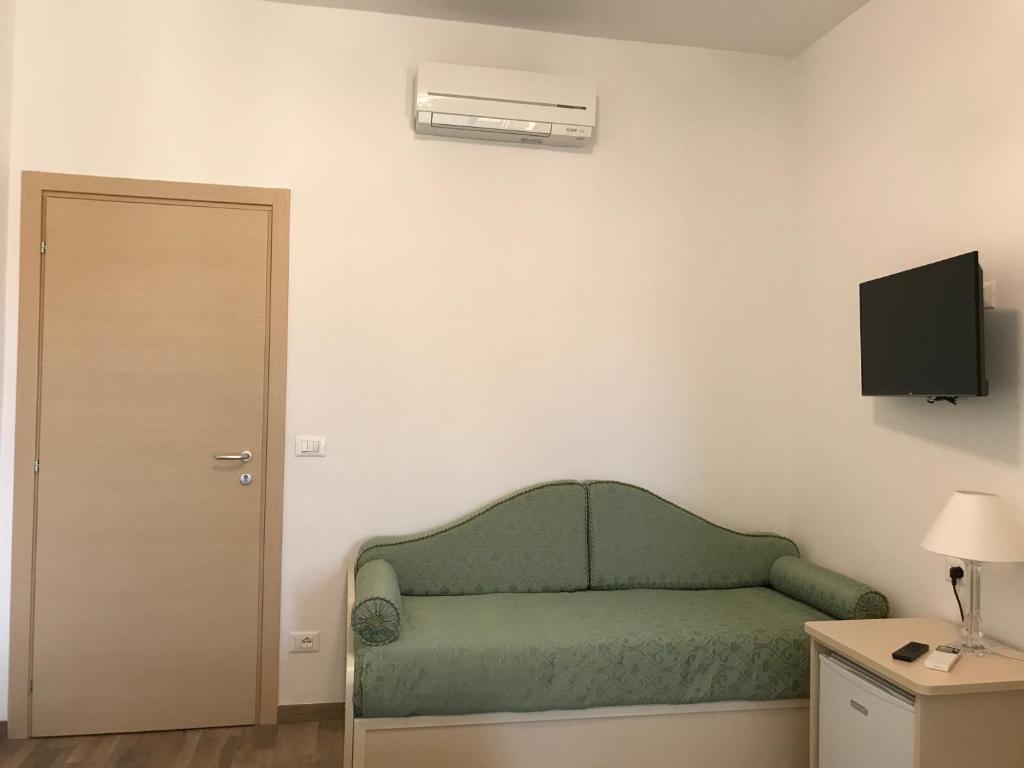 B&B PIAZZA DELL'UNITA' room 6